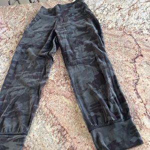 lululemon joggers